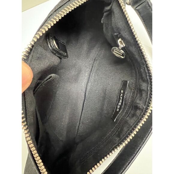 Express black nylon baguette with silver tone hardware - Picture 9 of 9